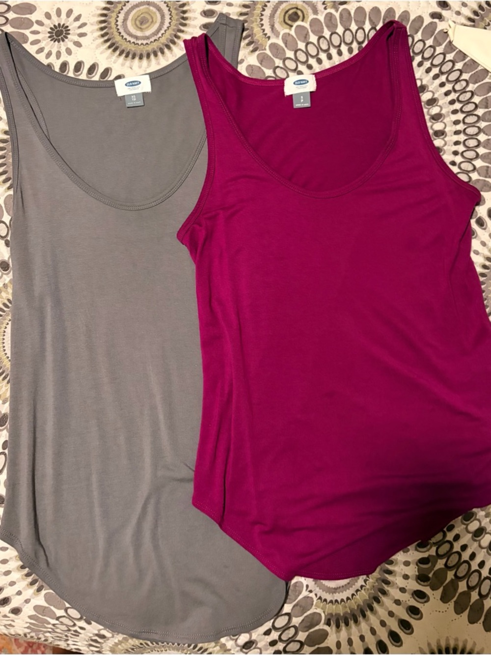 Two Old Navy Scoop Neck Tank Tops - Gray and Magenta